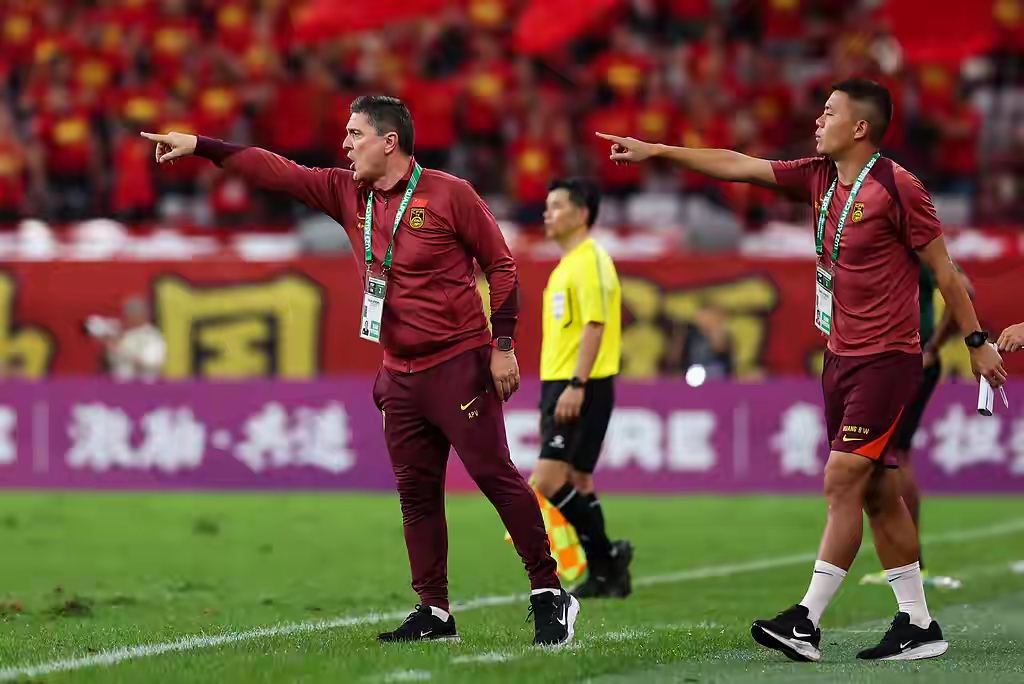 中超今夜再迎强敌，广州队强势反弹，主帅态度——媒体盛赞，资深球员宣示担当的简单介绍